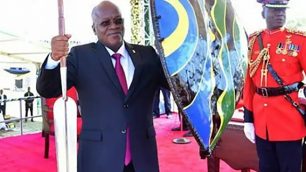 O ülkenin salgını kabul etmeyen lideri: Panik yapmayın üç gün dua edin