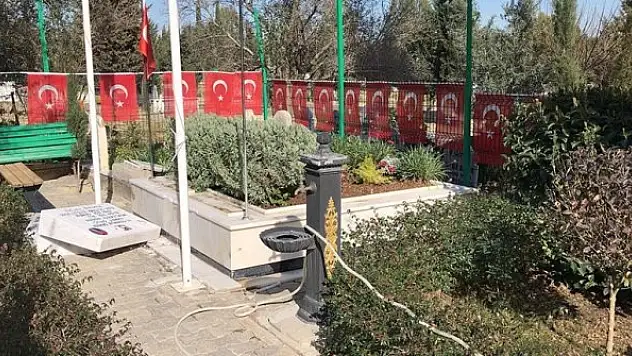 Adana'da şehit kabirlerinin de arasında olduğu 79 mezar tahrip edildi