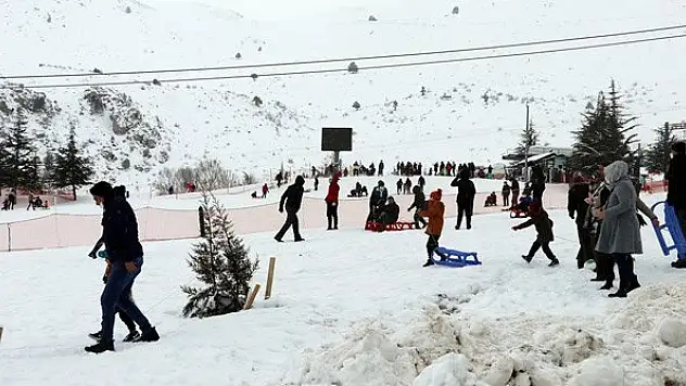 Kış turizminin yükselen değeri Davraz konuklarını bekliyor