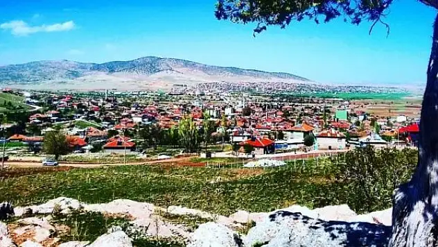 Konya'nın içesinde 465 m² arsa üzerindeki yığma ev icradan satılığa çıktı