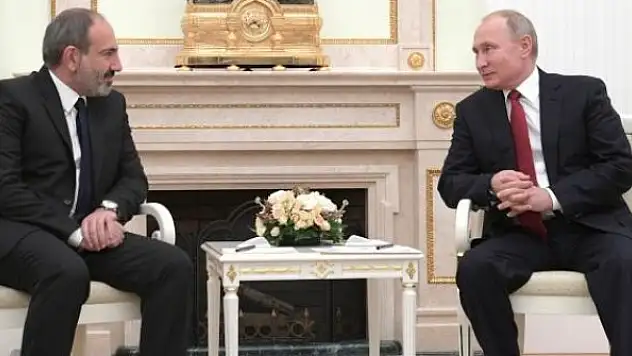 Putin ve Paşinyan Ermenistan'ı görüştü