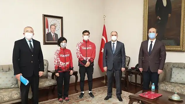 Konya Valiliği'nde merkez ilçelere sunulacak hizmetler değerlendirildi