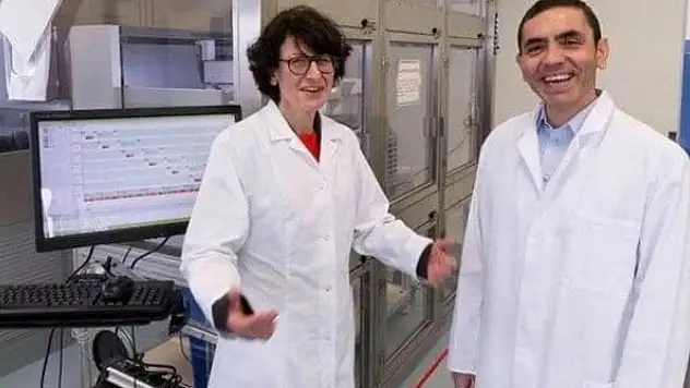 Uğur Şahin'den heyecanlandıran açıklama! Normale dönüş için tarih verdi