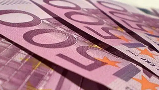 Euro dört ay sonra 2.90 lirayı aştı