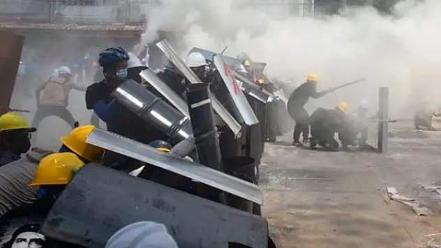 Myanmar'da darbe karşıtı gösterilere müdahale: 33 ölü