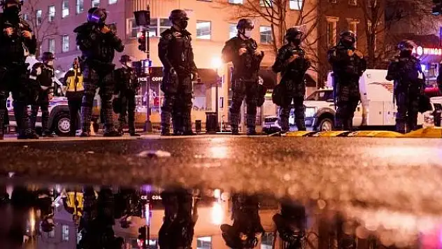 ABD'de 2 cinayeti azmettiren polis gözaltına alındı