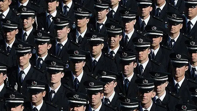 Bin 776 emniyet müdürü emekli edildi