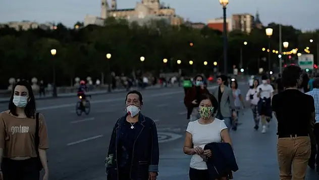 Dünya genelinde Kovid-19'dan ölenlerin sayısı 2,6 milyonu geçti