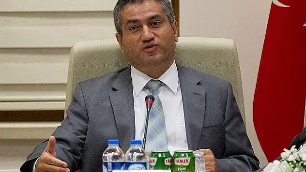 Yücel Altunbaşak'a yurt dışı yasağı