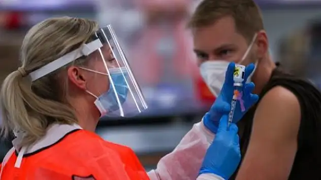 ABD'de aşılarını yaptıranlar maskesiz bir araya gelebilecek