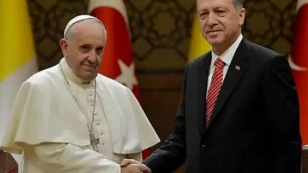 Papa'dan Erdoğan'a telgraf: Şu an Türk hava sahasındayım