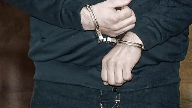 Terör örgütü PKK adına bildiri dağıtan 2 zanlı tutuklandı