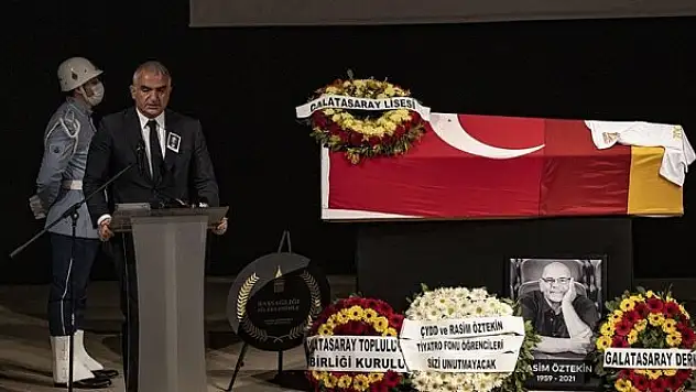 Usta oyuncu Rasim Öztekin son yolculuğuna uğurlandı
