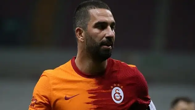 Arda Turan sahaya çıkıyor
