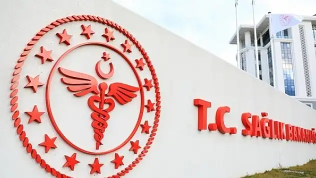 Kovid-19 geçirenler ve iki doz aşı olanların 3 ay içindeki riskli temaslarında karantina gerekmeyecek