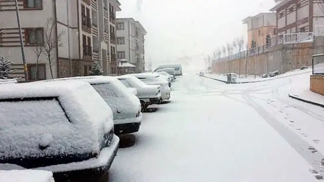 İç Anadolu'daki 5 ilde kar etkili oluyor