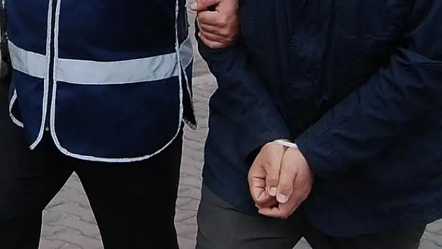 FETÖ üyeliğinden aranan emekli emniyet müdürü Esenboğa Havalimanı'nda yakalandı