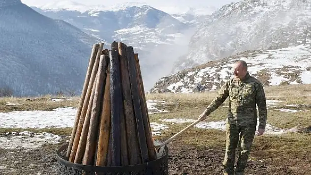 Azerbaycan Cumhurbaşkanı İlham Aliyev, Şuşa'da Nevruz ateşini yaktı