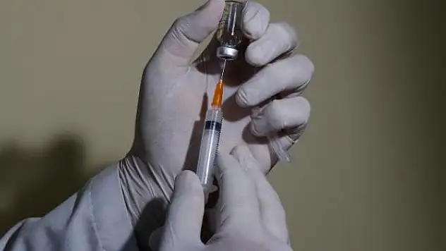 AB yoksul ülkelere aşı göndermiyor