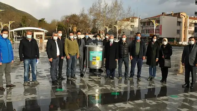 Konya Büyükşehir Belediyesi'nden bazı arıcılara bal süzme makinesi desteği