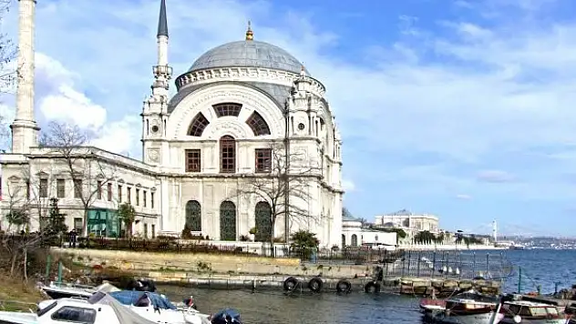 Dolmabahçe Camii 166 yaşında