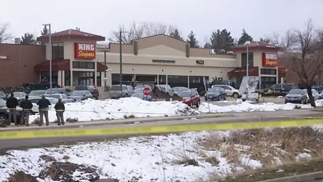 Süpermarkete silahlı saldırı: 1'i polis 10 ölü