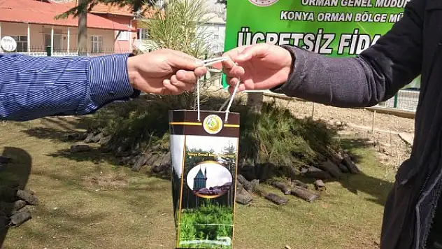 Bozkır'da fidan dağıtıldı