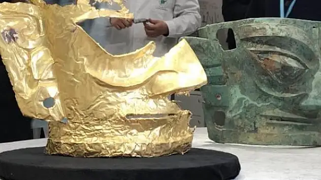 Çin'de 3 bin yıllık altın maske bulundu
