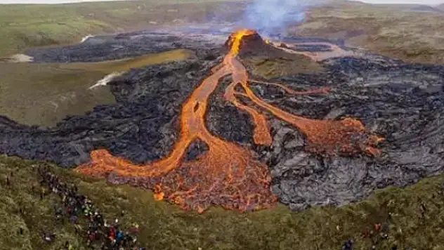 Ülke şaşkın! 23 günde 50 bin deprem