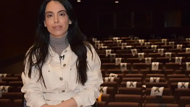 Oyuncu Nurdan Albamya İnce, tiyatro ile seyirci arasındaki bağı anlattı