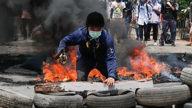Myanmar'da 'en kanlı' günün ardından darbe karşıtı protestolar sürüyor