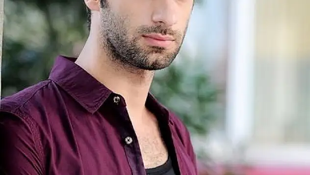 Hastane ve set arasında gidip geliyor