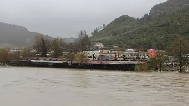 Ailesiyle piknik yapan çocuk kayboldu