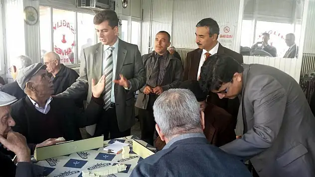 Küçükkendirci'den kahvehane ziyareti