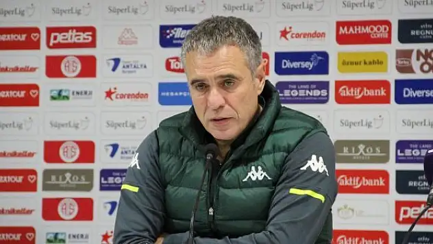 Alanyaspor'da teknik direktör Ersun Yanal ile yollar ayrıldı