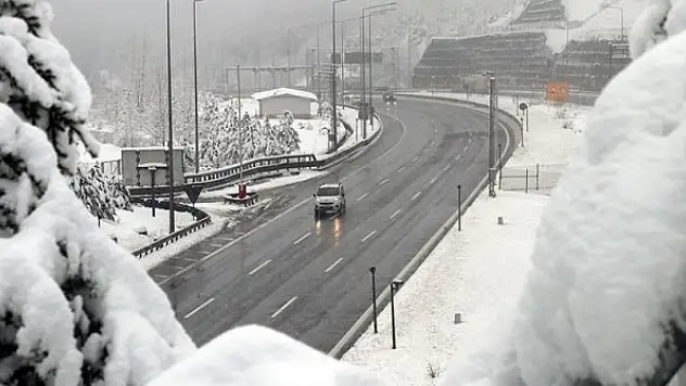 Bolu Dağı'nda kar kalınlığı 35 santimetreye ulaştı