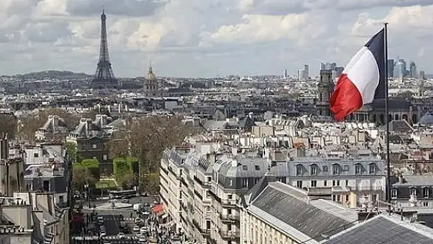 Türkiye'nin yeni Paris Büyükelçisi göreve başladı