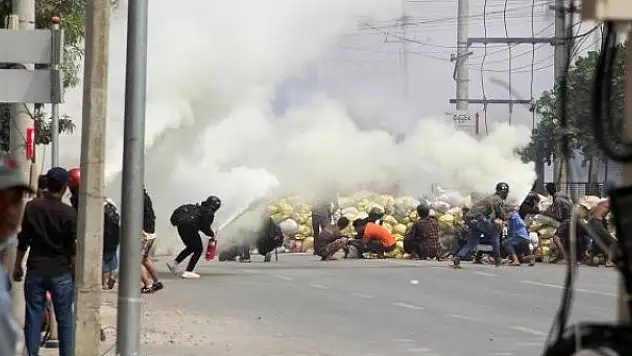 Myanmar'da darbe karşıtı gösterilerde can kaybı artıyor