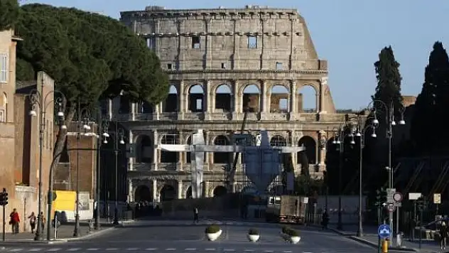 İtalya koronavirüs tedbirlerini gevşetiyor