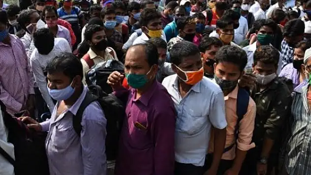 Hindistan'da günlük vaka sayısı 261 bini geçti