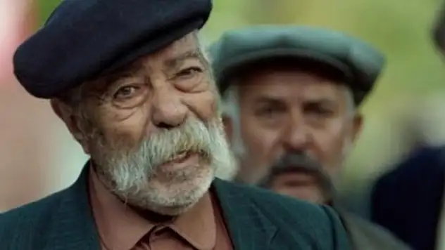 Usta oyuncu Erol Demiröz hayatını kaybetti