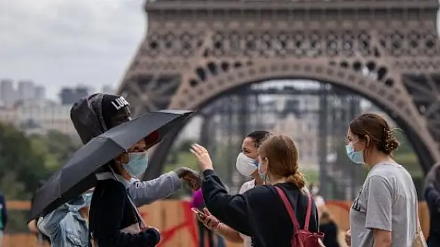 Fransa'da son 24 saatte 449 can kaybı