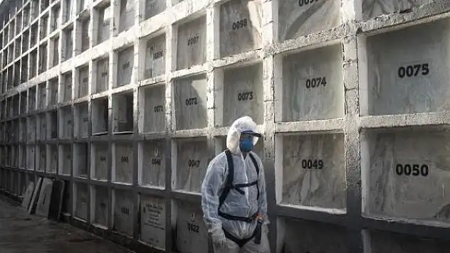 Brezilya'da bir günde 3 bin 472 kişi hayatını kaybetti