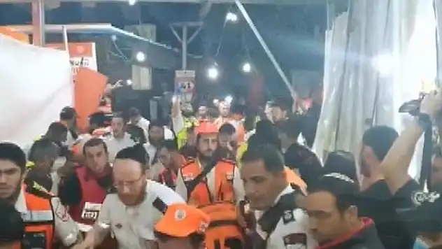 İsrail'de bayram kutlamaları sırasında sahne çöktü: 38 ölü