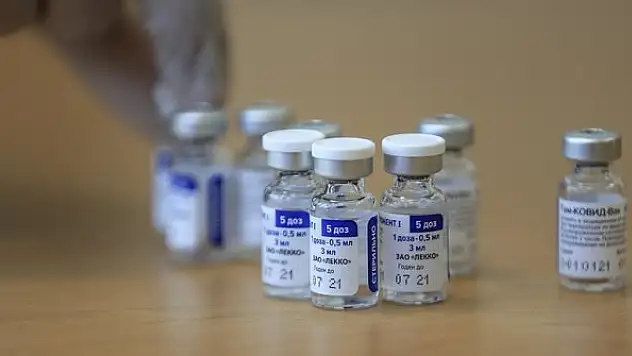 Bakan Koca: Sputnik V aşısının acil kullanımına onay verildi
