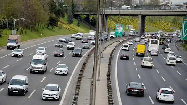 Tam kapanma öncesi akaryakıt satışları arttı