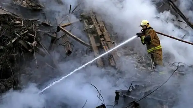 İran'da fabrika yangını: En az 2 yaralı