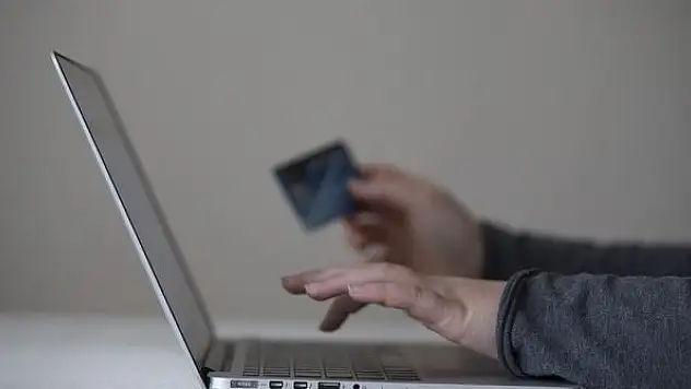 Bu yıl annelerin hediyeleri internetten alınacak