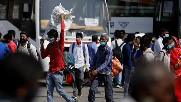 Hindistan'da vaka sayısı 20 milyona yaklaştı