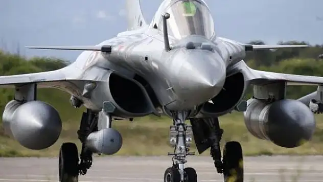 Mısır, Fransa'dan 30 'Rafale' savaş uçağı satın alacak